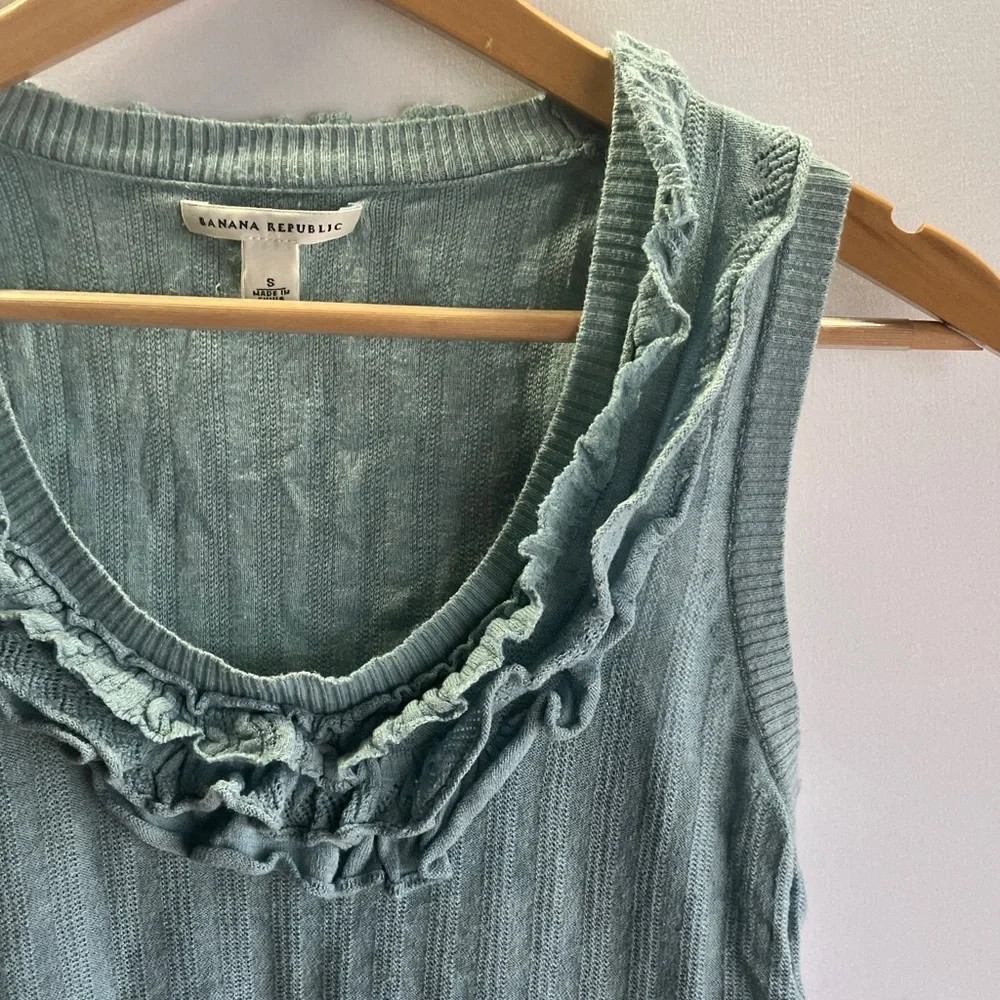 Banana Republic Women's Blue-Green Ruffle Tank Top - Picture 2 of 5